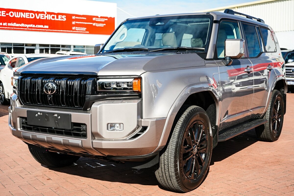 Toyota Landcruiser Prado image 4