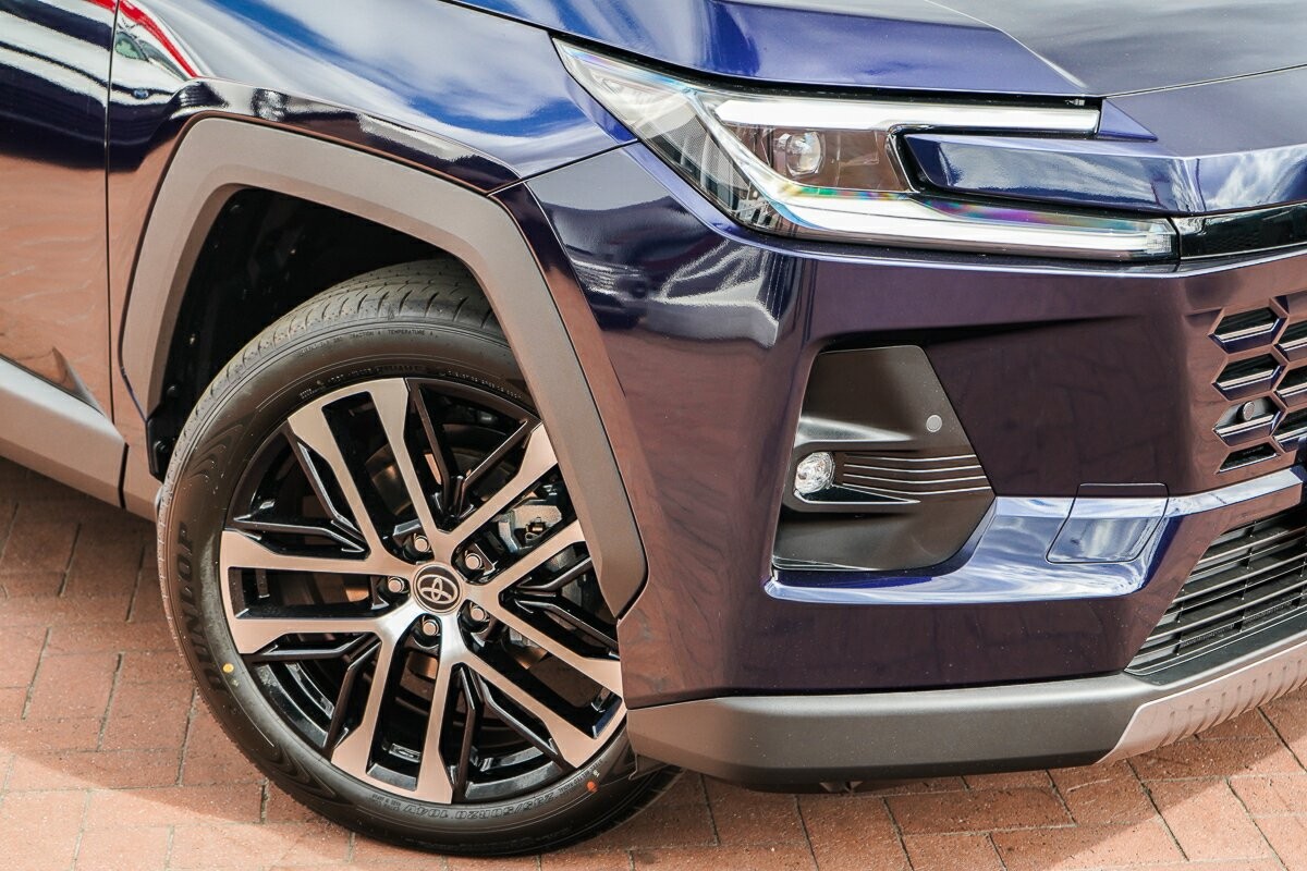 Toyota Rav4 image 2