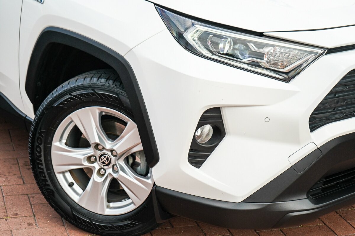 Toyota Rav4 image 2