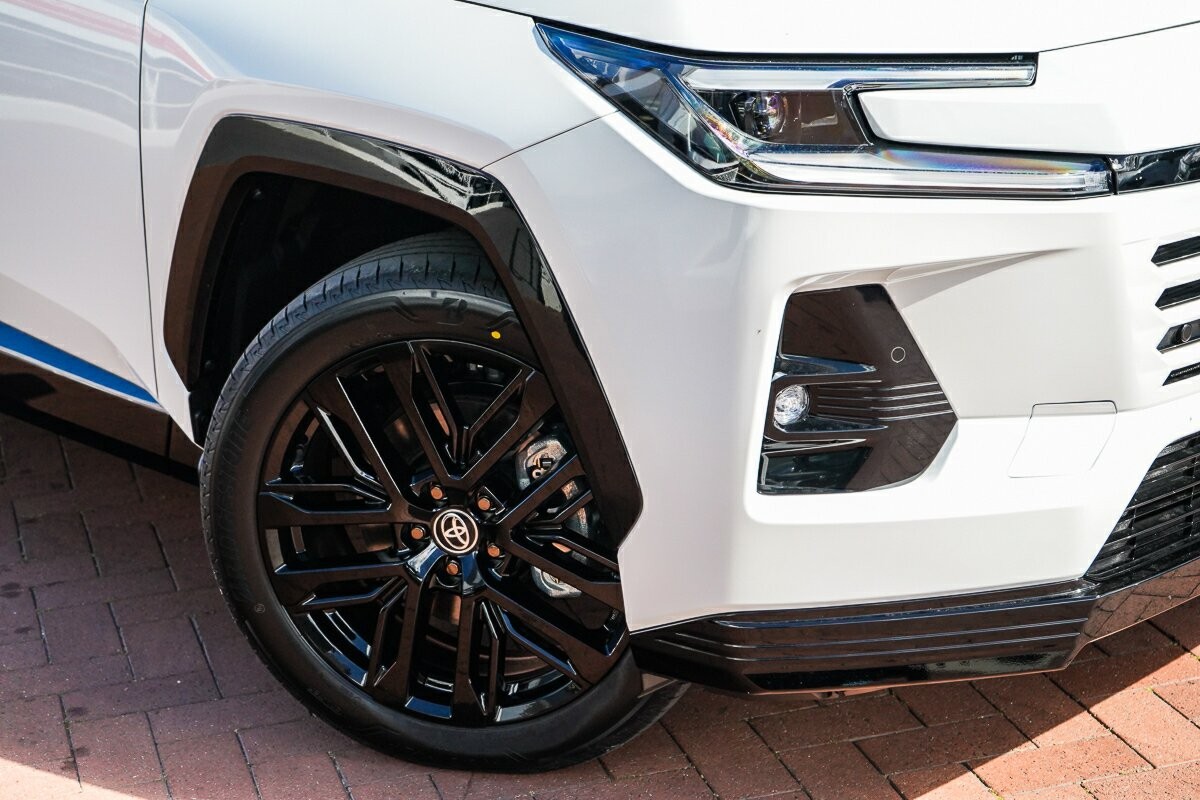 Toyota Rav4 image 2
