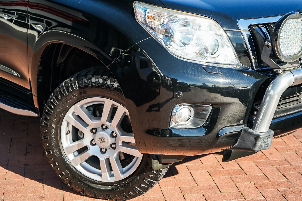 Toyota Landcruiser Prado image 2