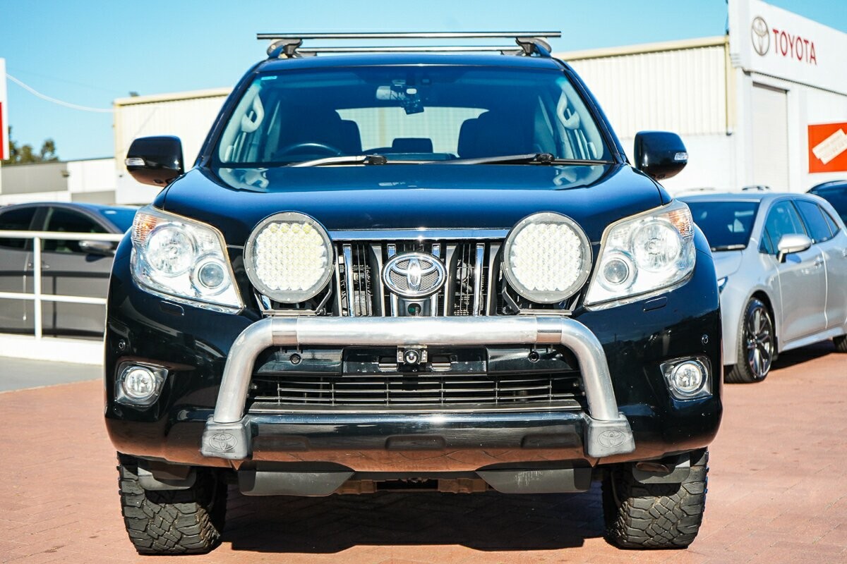 Toyota Landcruiser Prado image 3