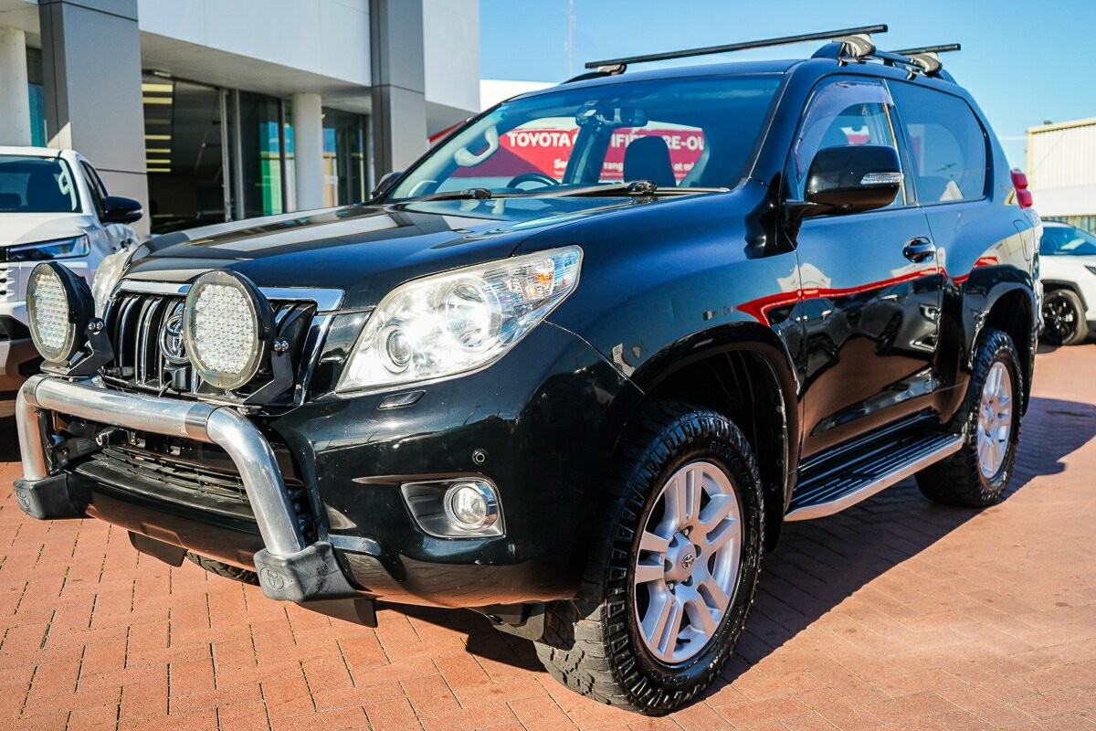 Toyota Landcruiser Prado image 4