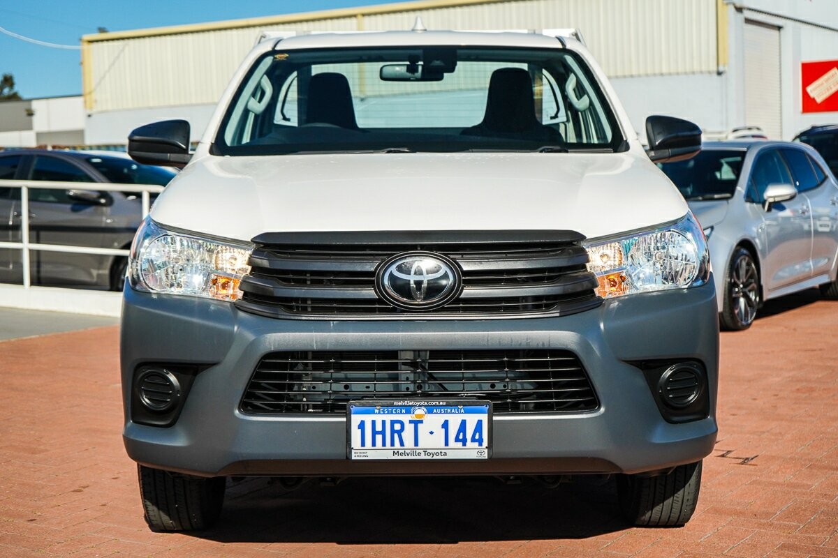 Toyota Hilux image 3