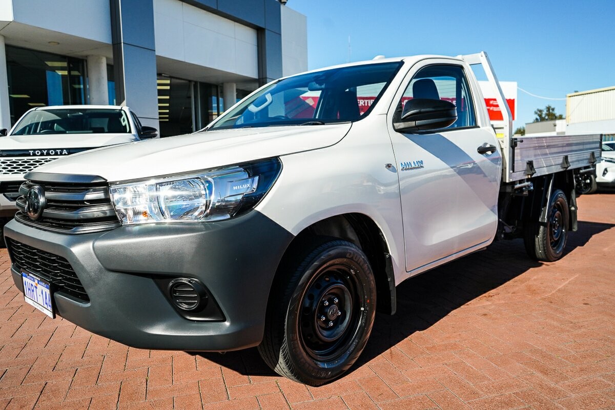 Toyota Hilux image 4