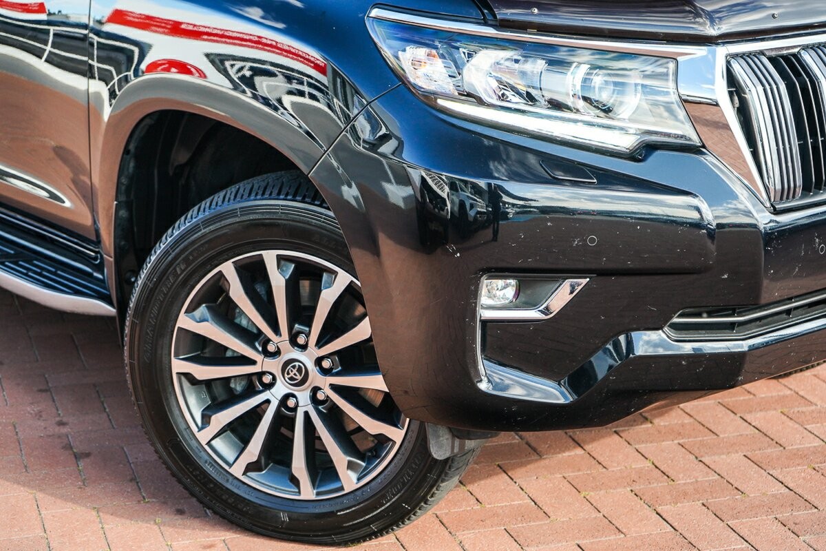 Toyota Landcruiser Prado image 2