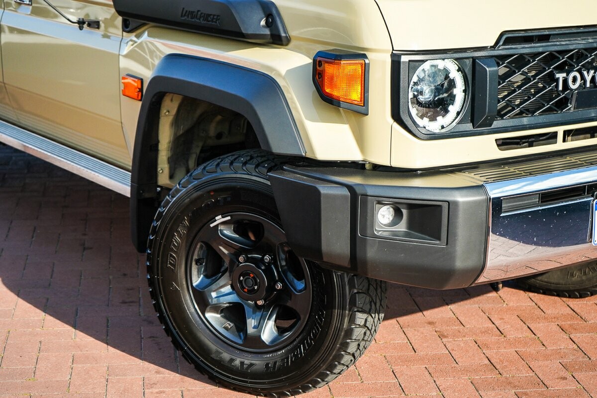 Toyota Landcruiser image 2