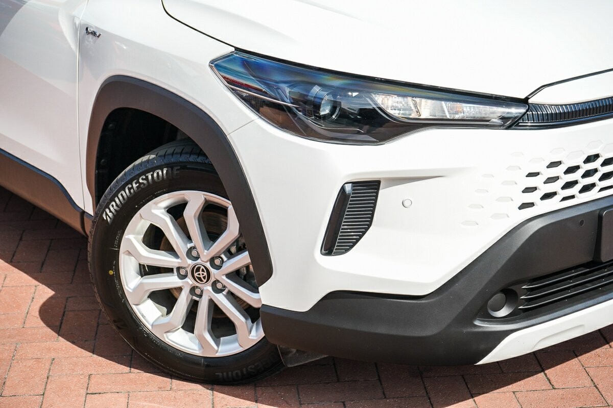 Toyota Corolla Cross image 2