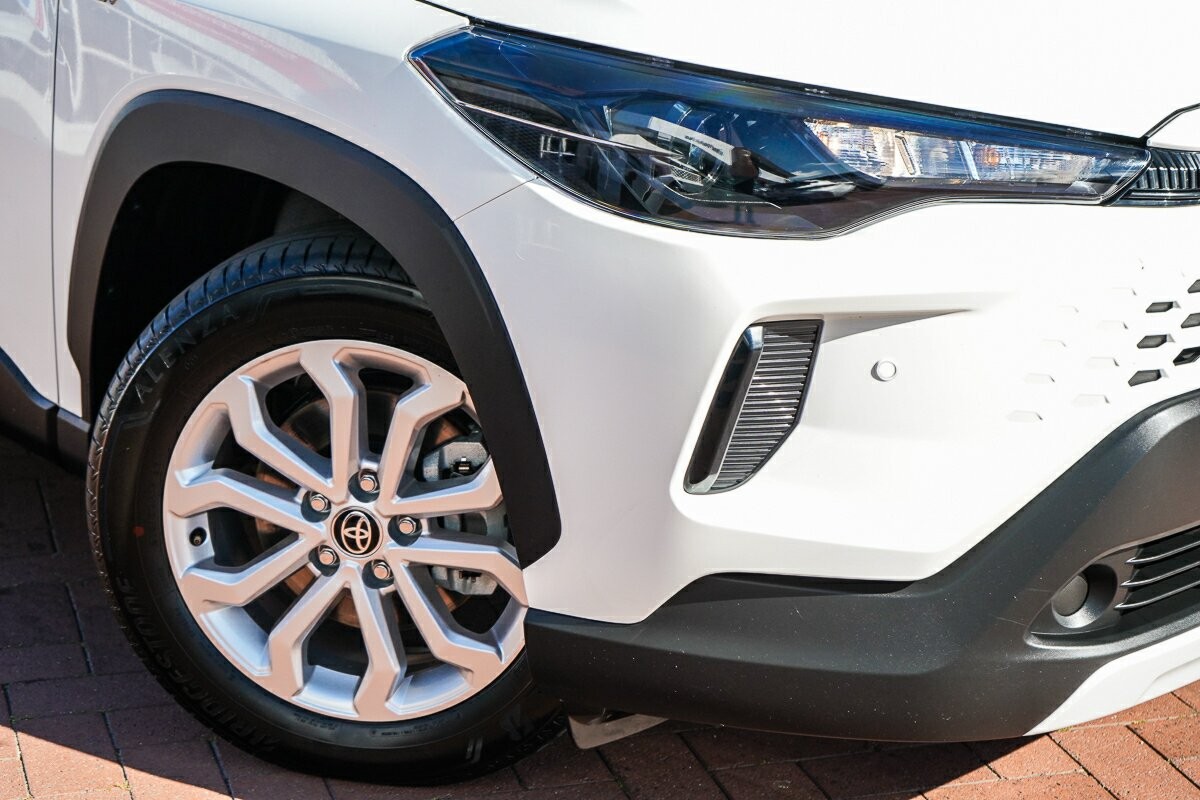Toyota Corolla Cross image 2