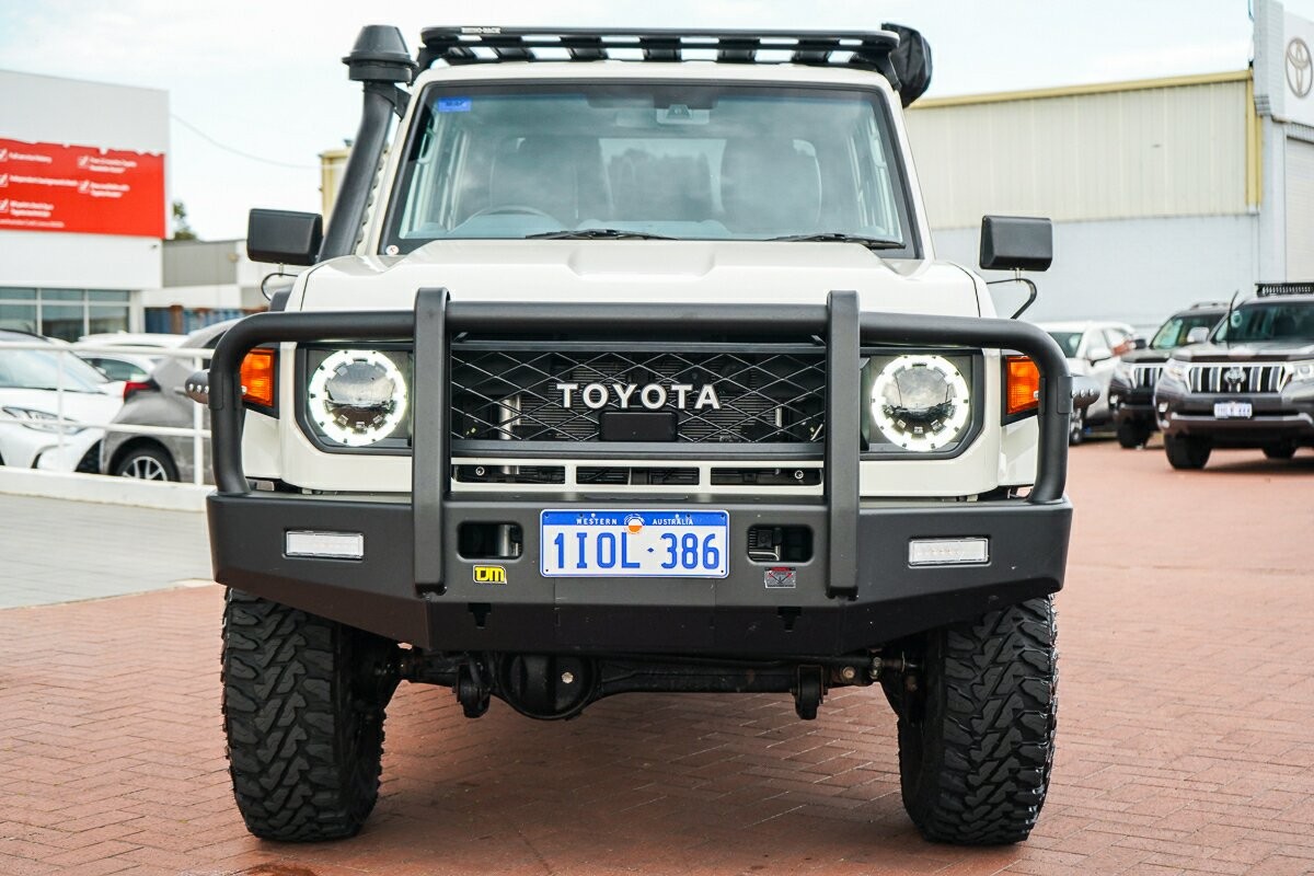 Toyota Landcruiser image 3
