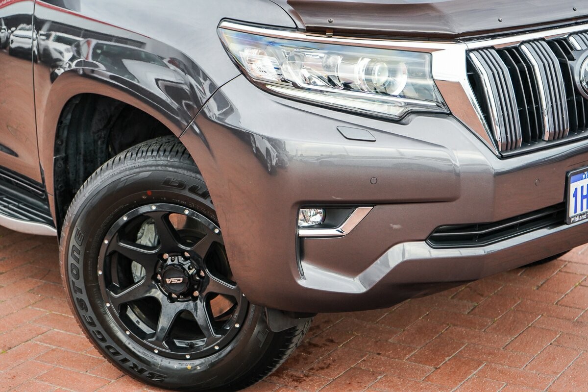 Toyota Landcruiser Prado image 2