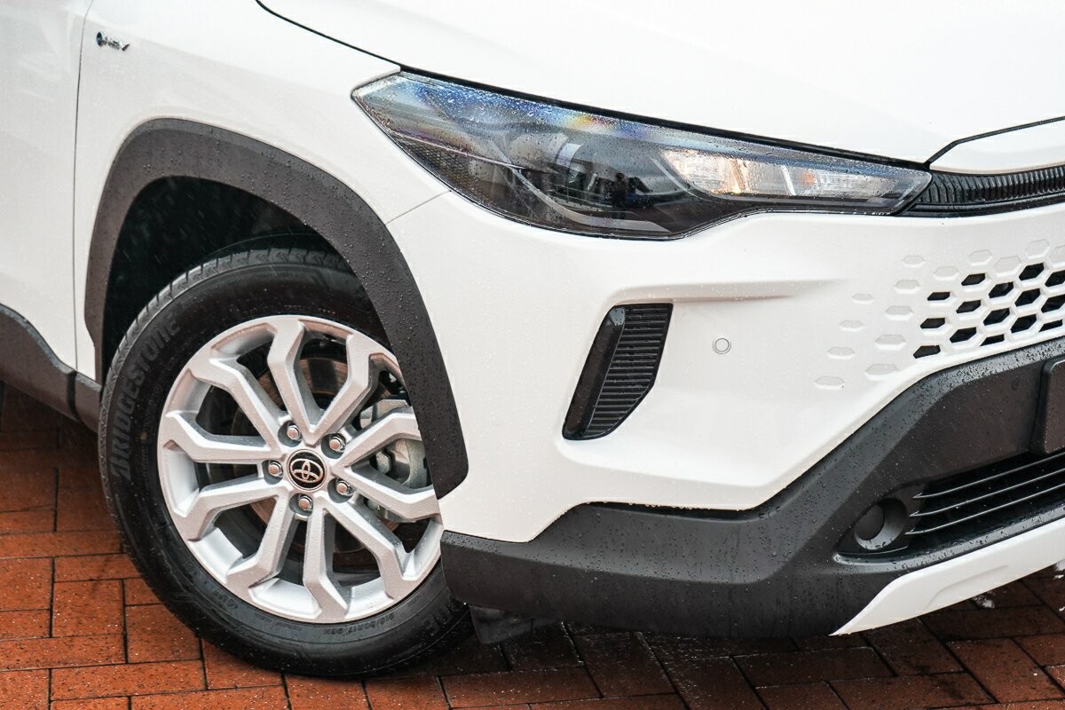 Toyota Corolla Cross image 2