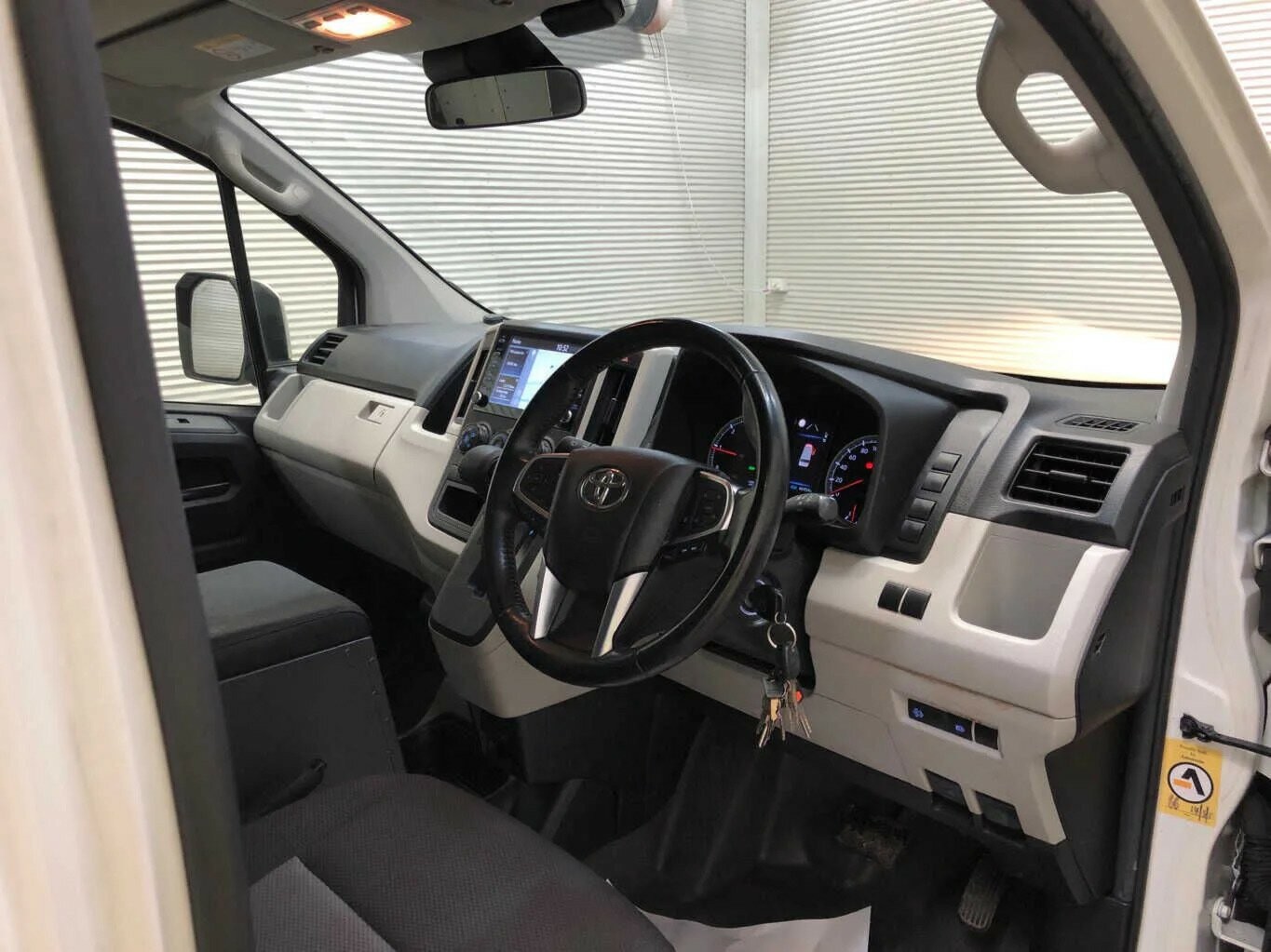 Toyota Hiace image 1