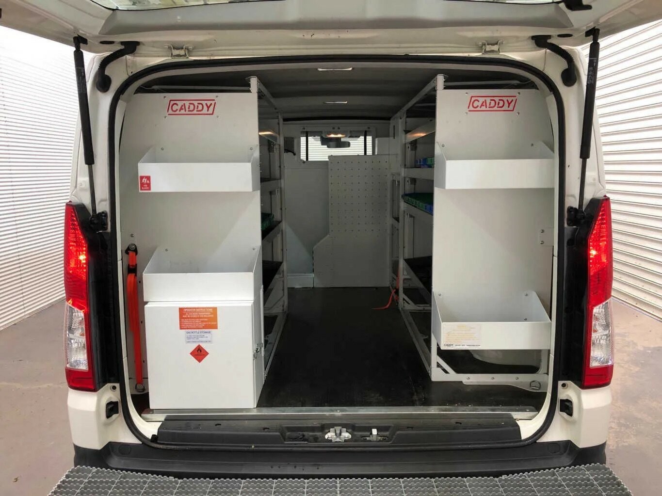Toyota Hiace image 3
