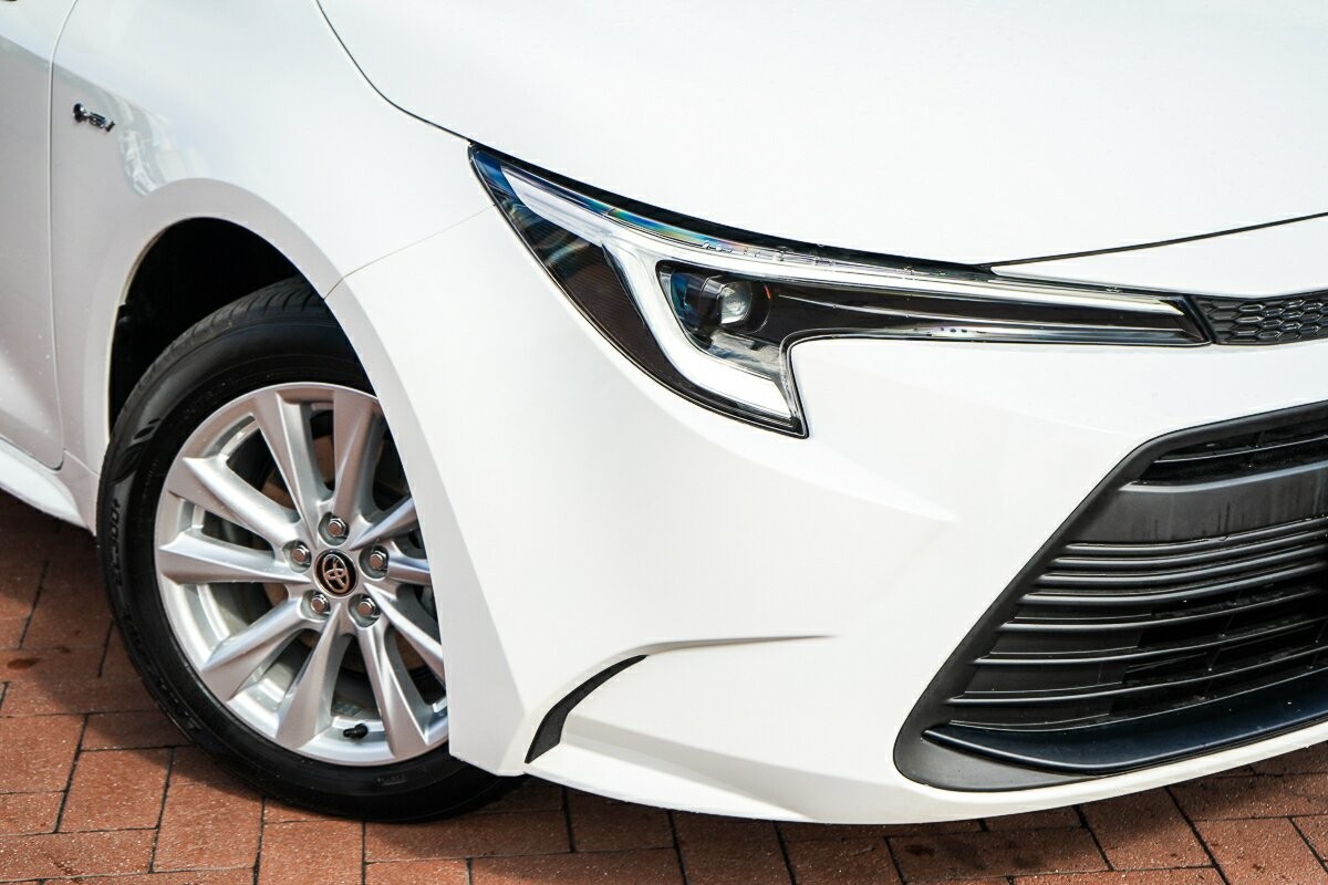 Toyota Corolla image 2