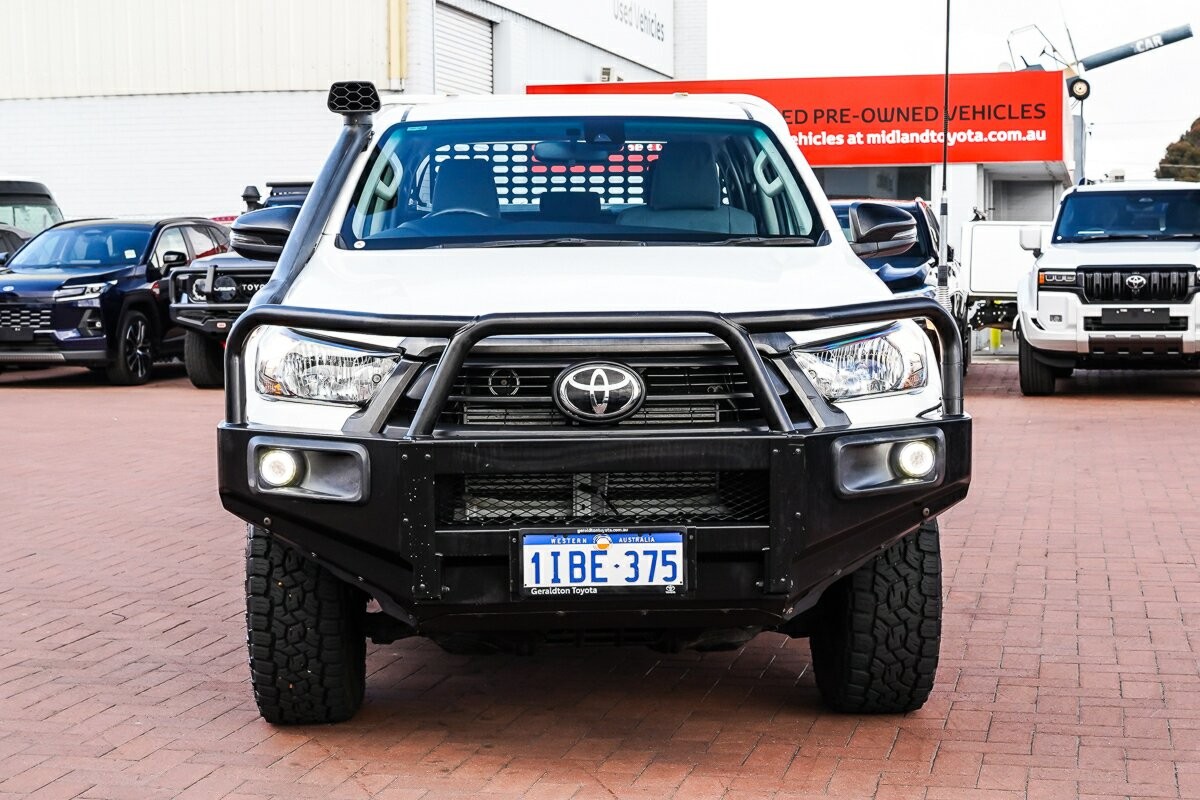 Toyota Hilux image 3
