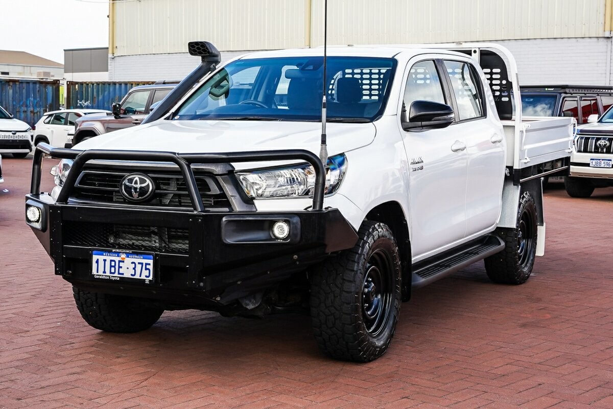Toyota Hilux image 4
