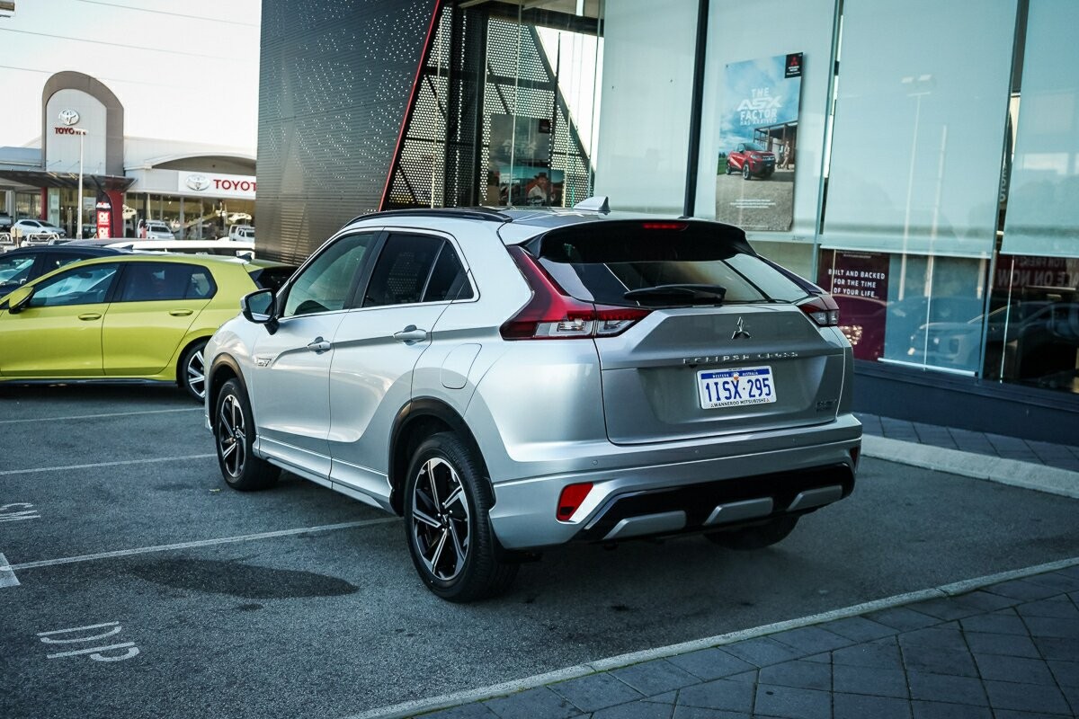 Mitsubishi Eclipse Cross image 3