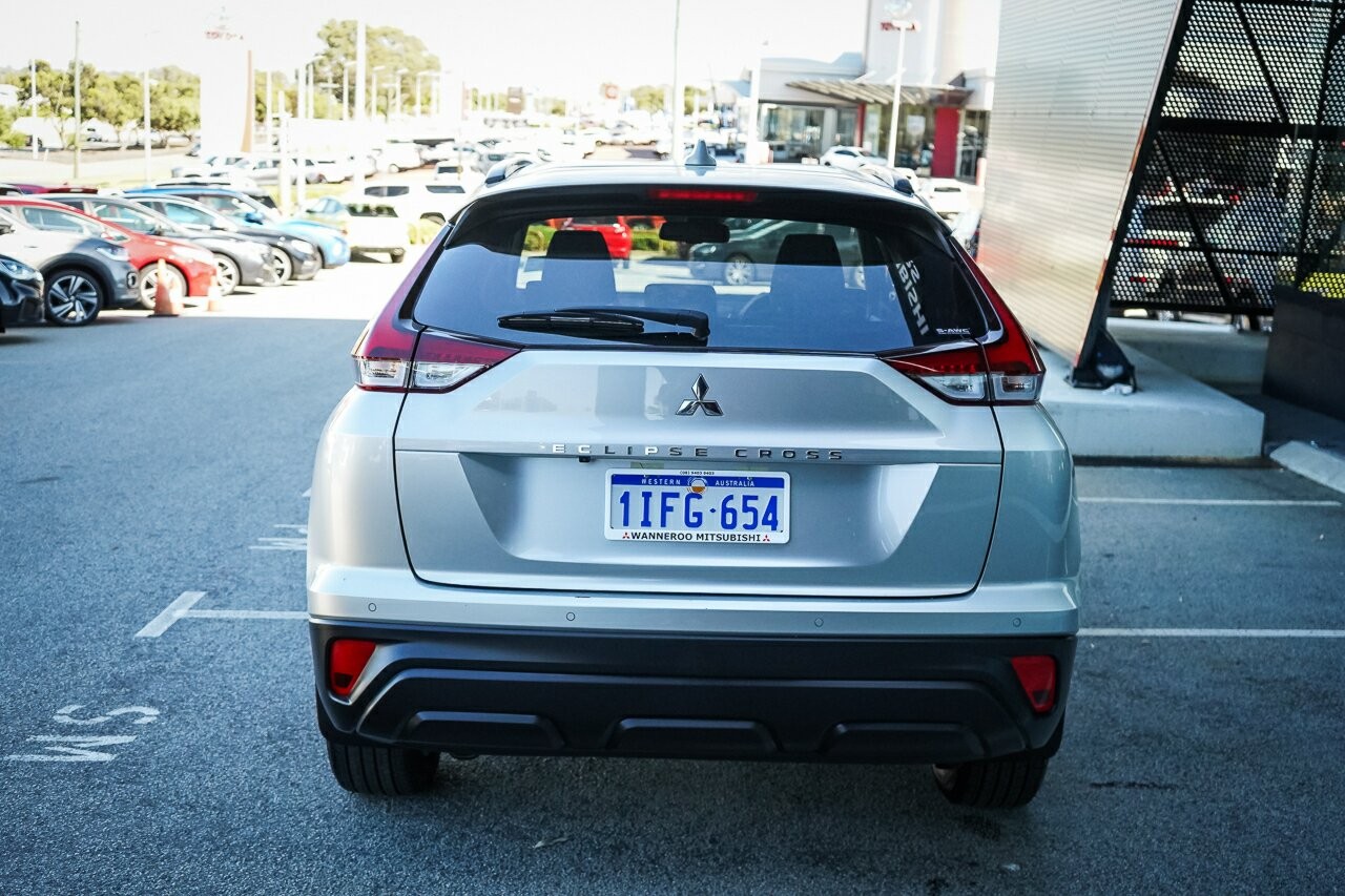 Mitsubishi Eclipse Cross image 4