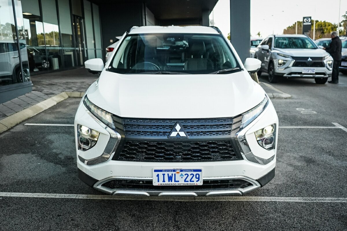 Mitsubishi Eclipse Cross image 2