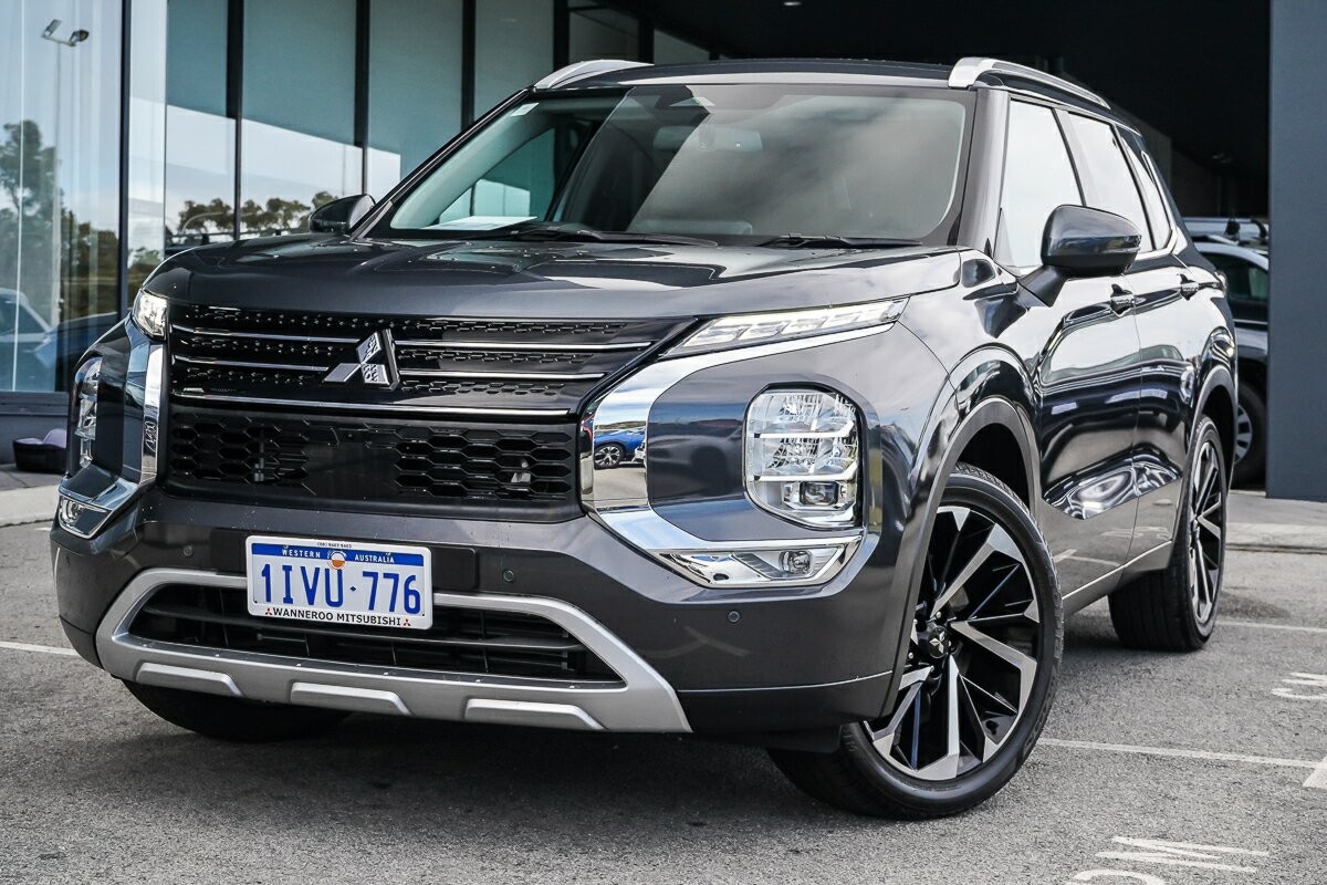 Mitsubishi Outlander image 1