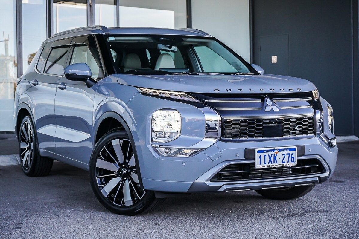 Mitsubishi Outlander image 1