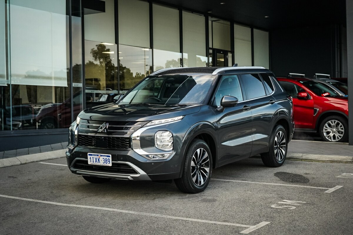 Mitsubishi Outlander image 1