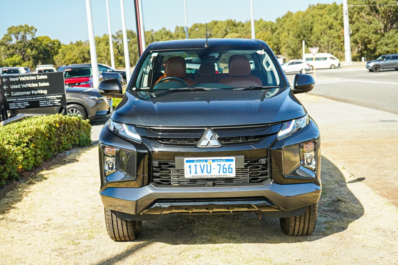 Mitsubishi Triton image 2