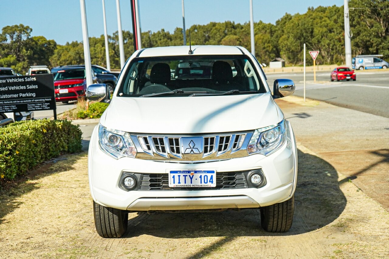 Mitsubishi Triton image 2