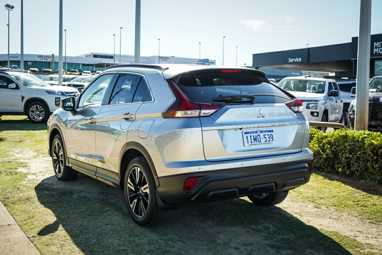 Mitsubishi Eclipse Cross image 4