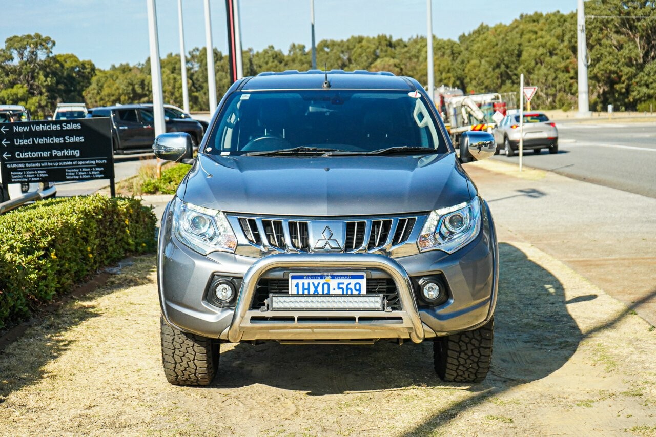 Mitsubishi Triton image 2