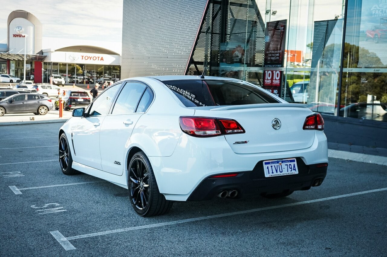 Holden Commodore image 3
