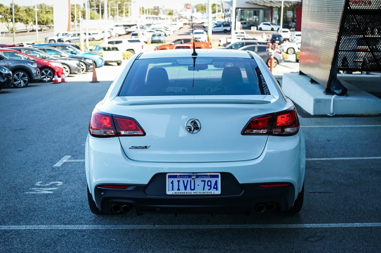 Holden Commodore image 4