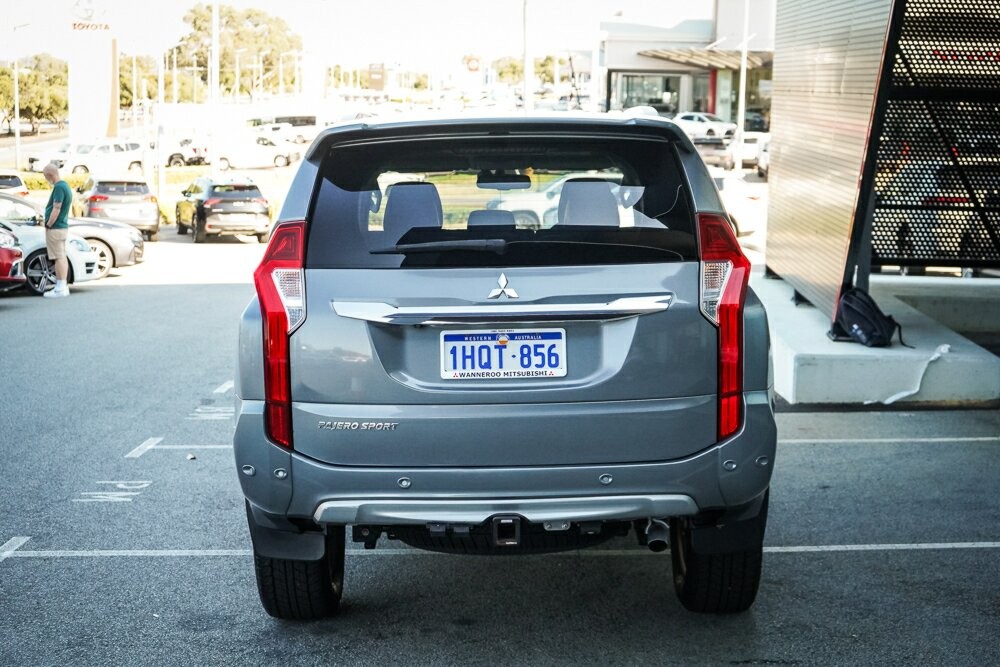 Mitsubishi Pajero Sport image 4