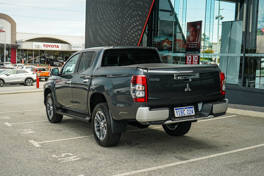 Mitsubishi Triton image 3