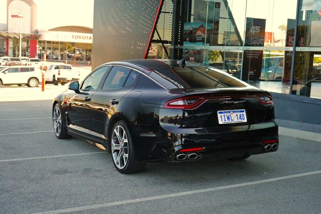 Kia Stinger image 2