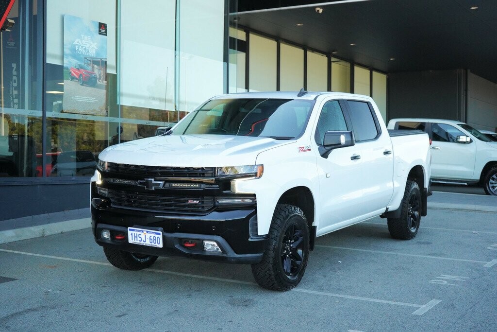 Chevrolet Silverado image 1