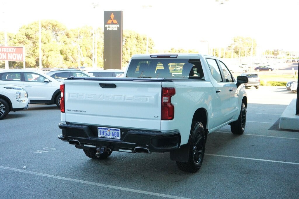 Chevrolet Silverado image 4