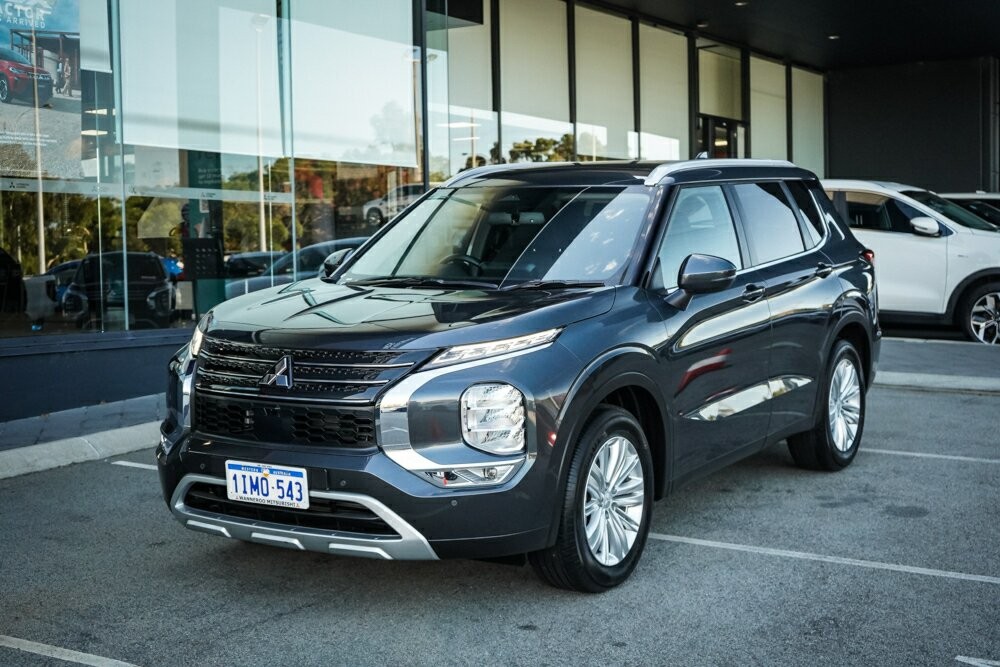 Mitsubishi Outlander image 1