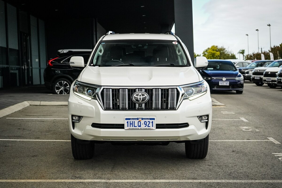 Toyota Landcruiser Prado image 2