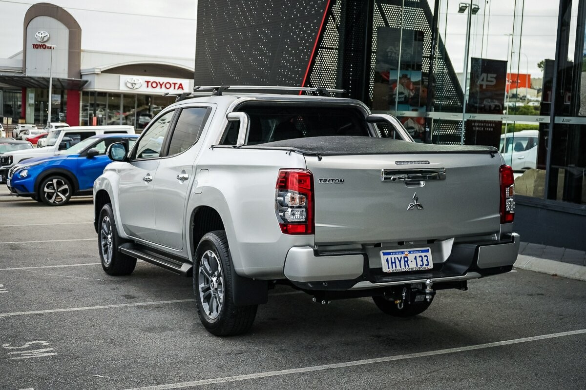 Mitsubishi Triton image 3