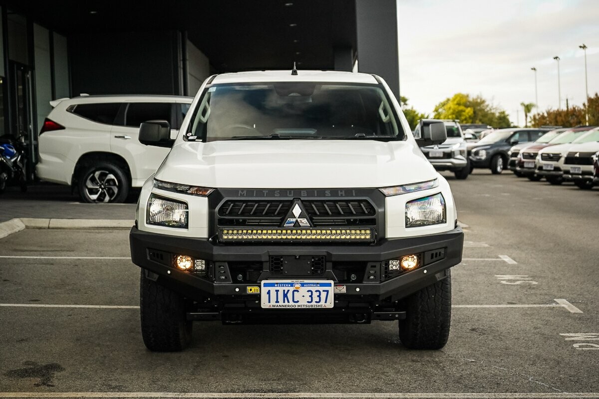 Mitsubishi Triton image 2