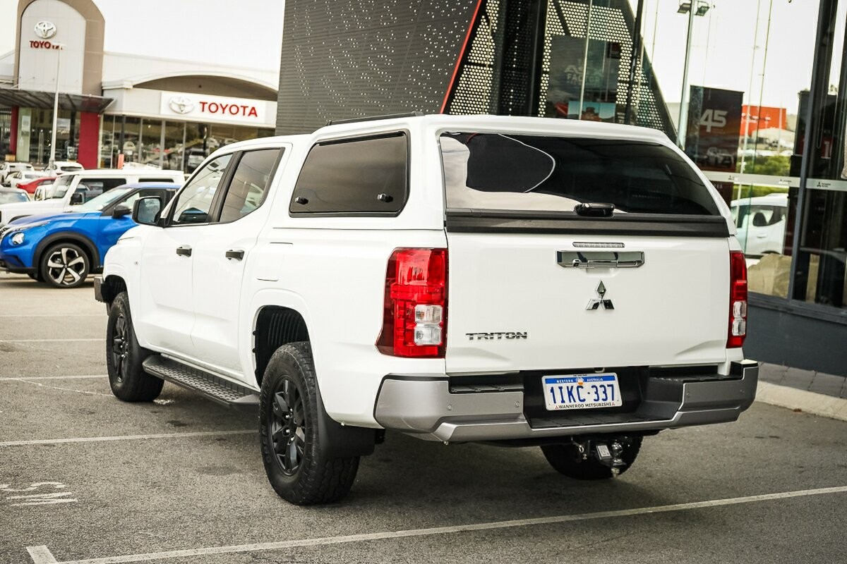 Mitsubishi Triton image 3