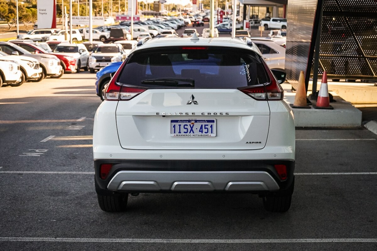 Mitsubishi Eclipse Cross image 4