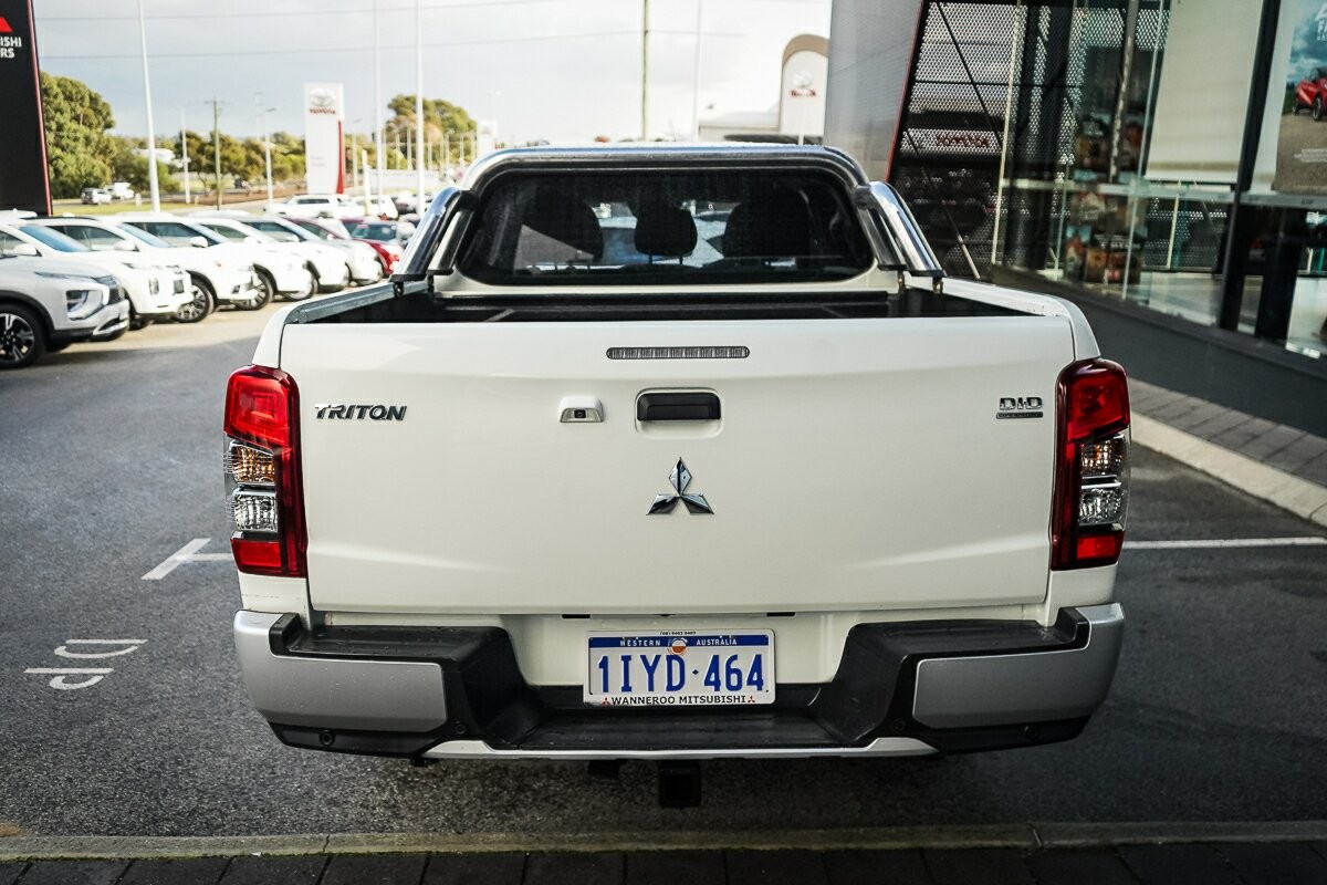 Mitsubishi Triton image 4