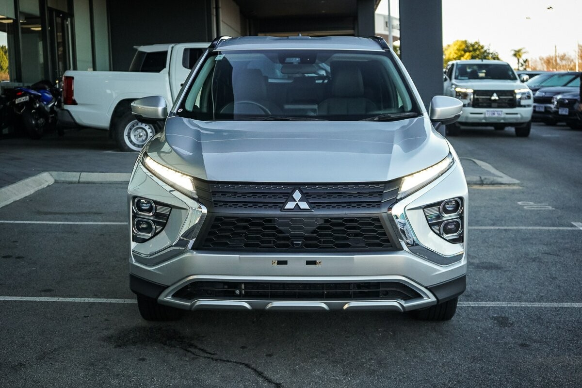 Mitsubishi Eclipse Cross image 2