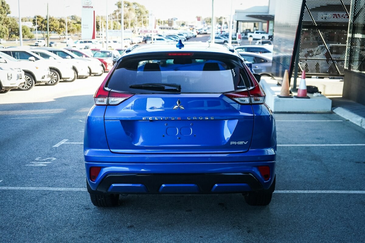 Mitsubishi Eclipse Cross image 4