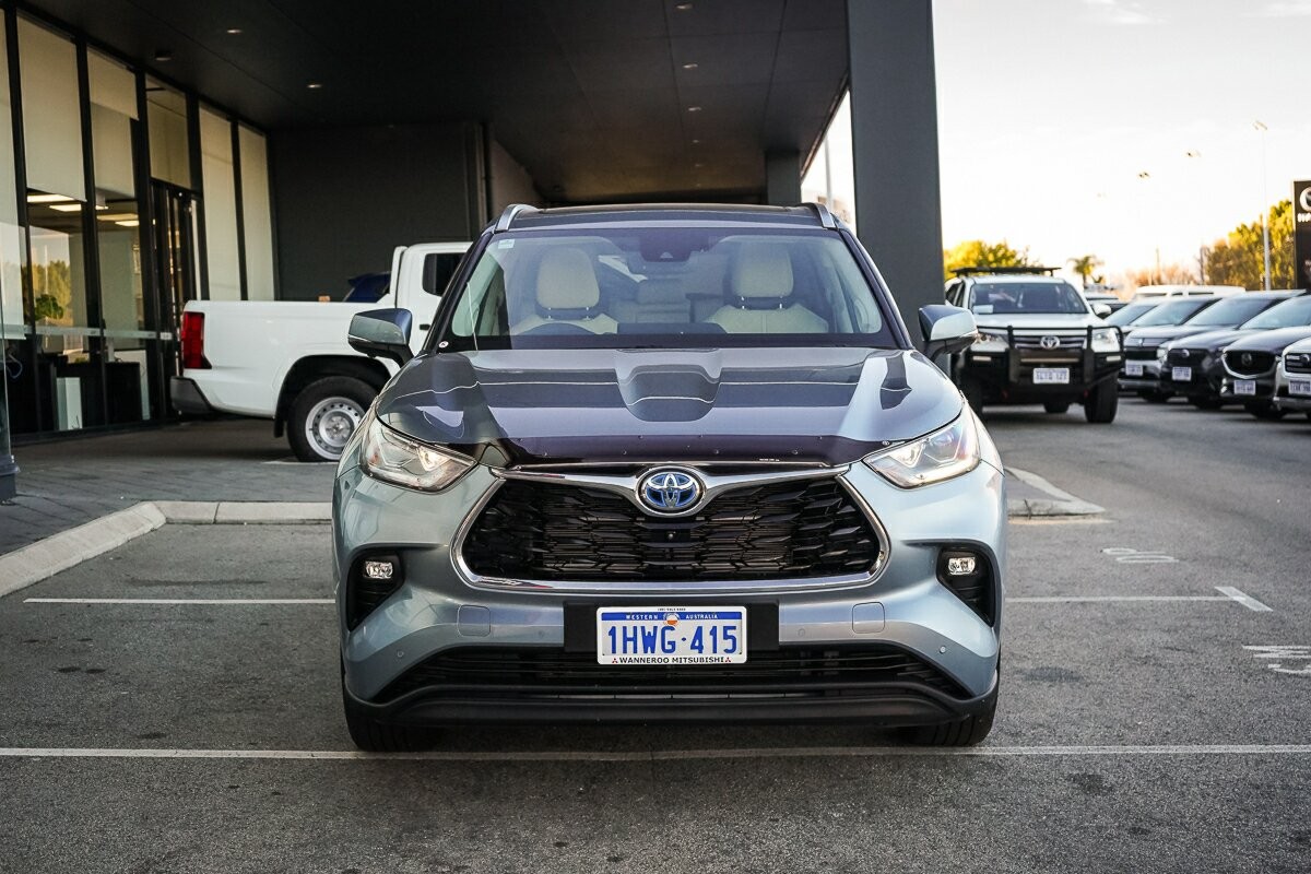 Toyota Kluger image 2