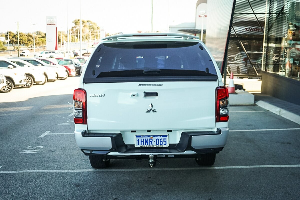 Mitsubishi Triton image 4