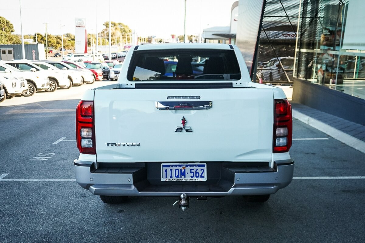 Mitsubishi Triton image 4